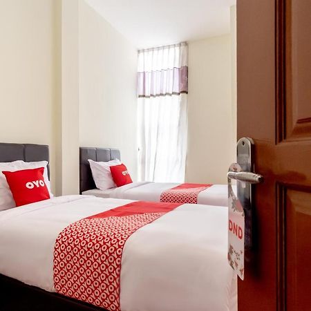 Oyo 1940 Cendana Homestay Syariah Медан Экстерьер фото