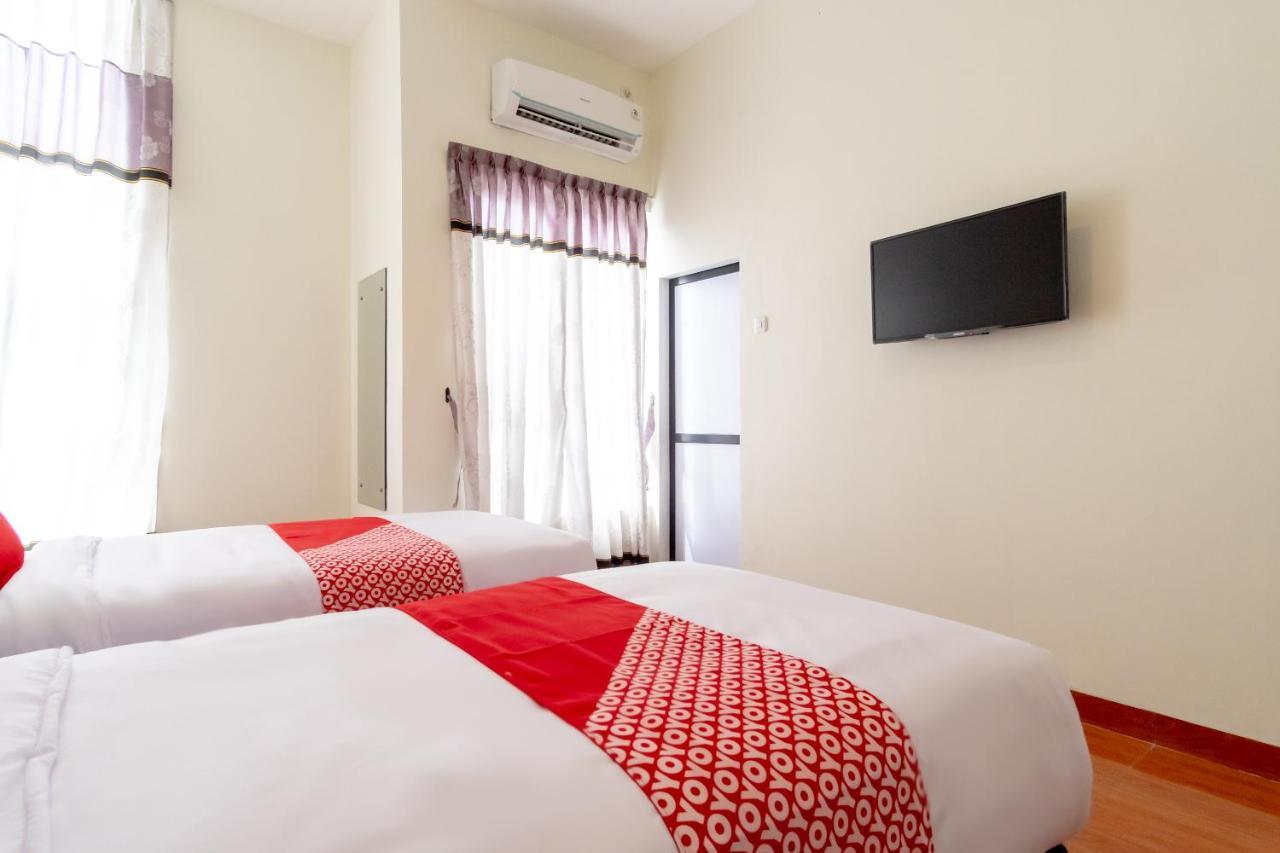 Oyo 1940 Cendana Homestay Syariah Медан Экстерьер фото